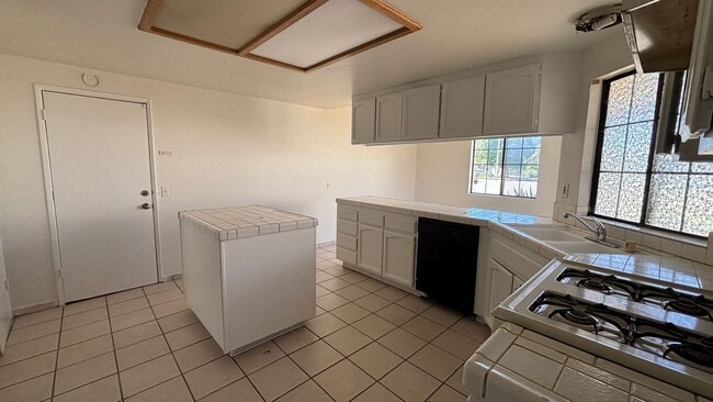 Primary Photo - Quaint Three Bedroom, Two Bathroom Home!
