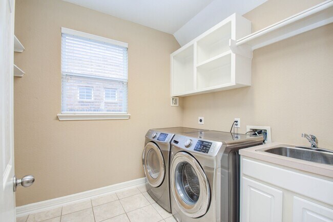 Building Photo - 6707 Gable Wing Ln