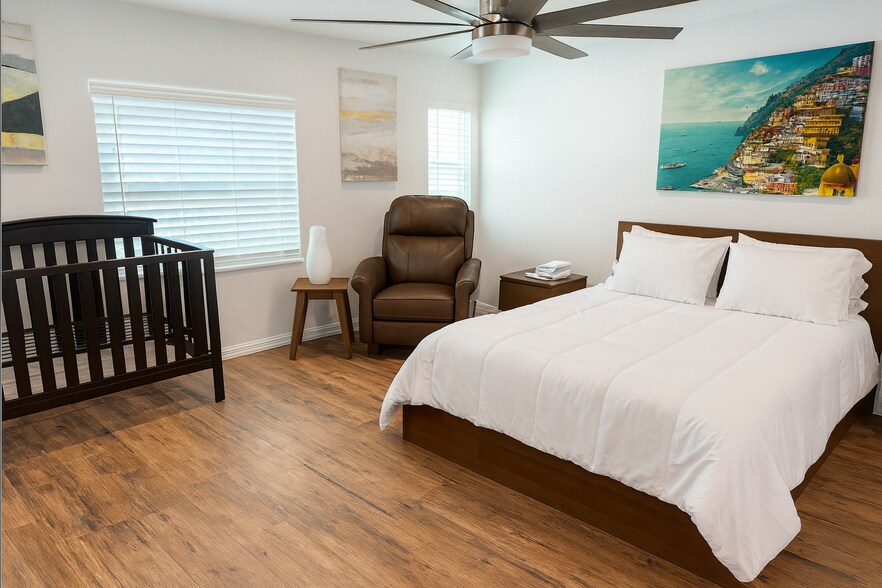 Crib included—ideal for families with young children. - 10116 Mercedes St