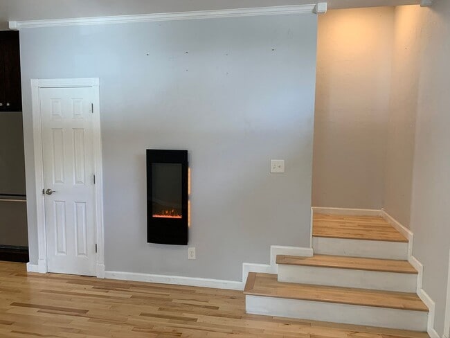 Building Photo - The Eagle Tower