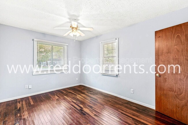 Building Photo - 1449 S Leland Ave