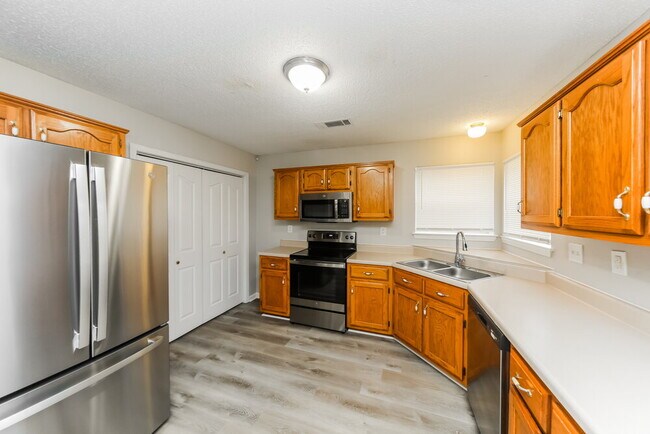 Building Photo - 5637 Morning Flower Dr