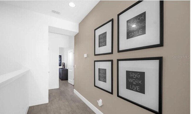 Building Photo - 450 Captiva Dr