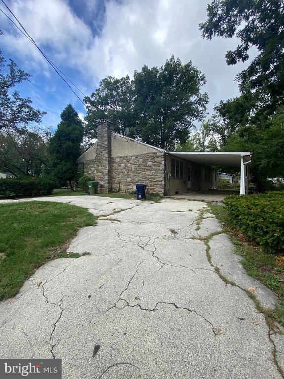 Building Photo - 1002 Windsor Ave