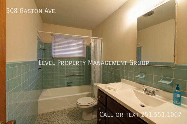 Building Photo - 308 Gaston Ave