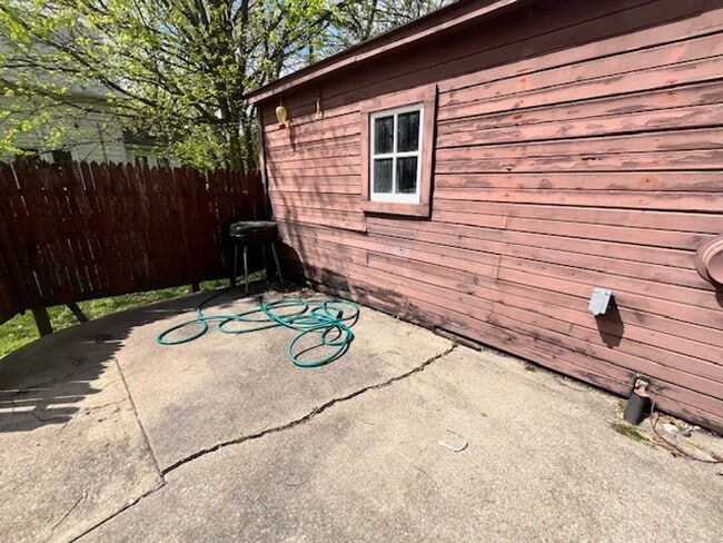 Building Photo - Historic 4-Bedroom Home - Close to UIUC Campus
