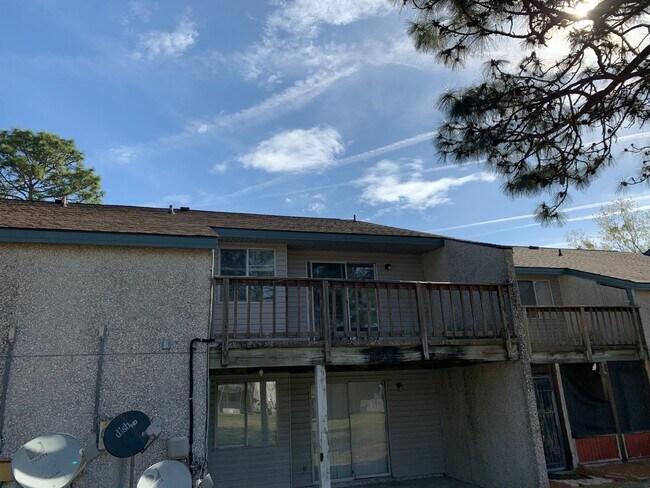 Building Photo - Condo for Rent
