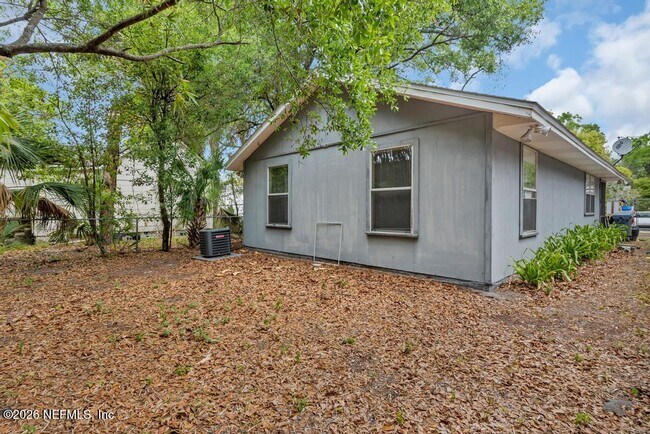 Building Photo - 850 Spearing St