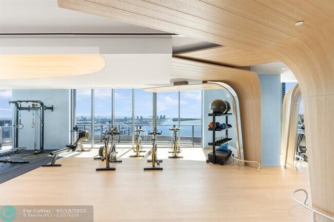 Building Photo - 1000 Brickell Plaza