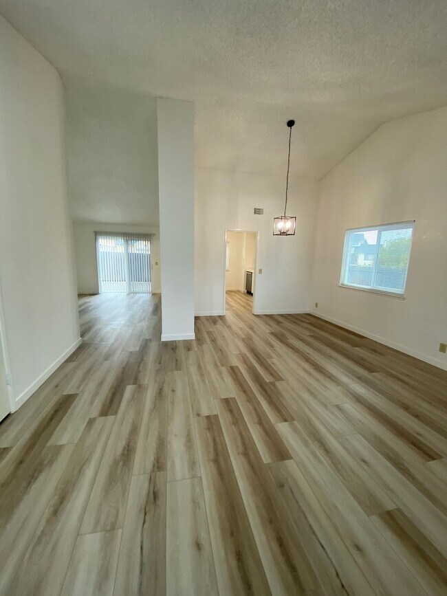 Building Photo - Fully Remodeled Single Story Spacious 3bed/2 bath home on corner lot in Suisun City!!!!