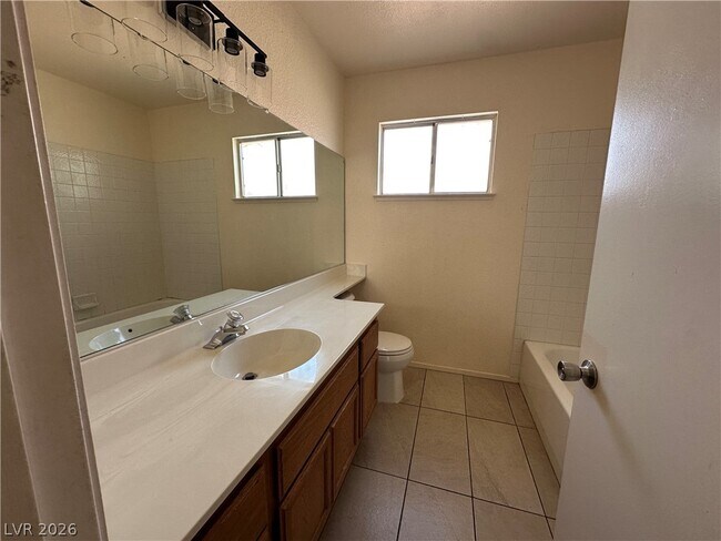 Building Photo - 1585 Rowan Tree Dr