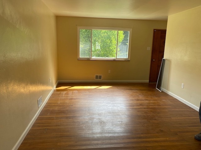 Living room - 5512 Clearview Rd