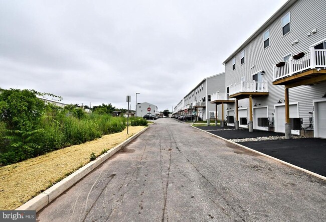 Building Photo - 40 U.S. Hwy 40