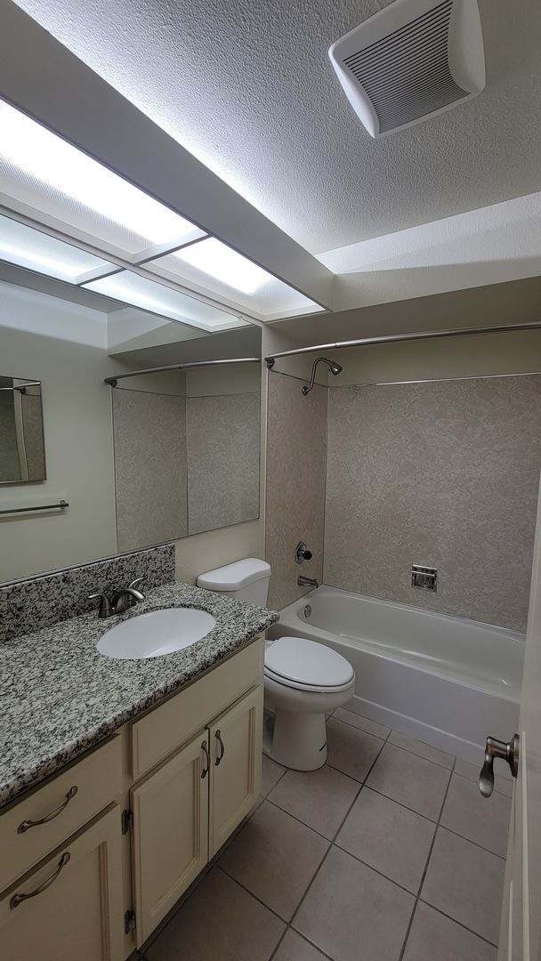 Building Photo - 3612 Wild Palms Dr