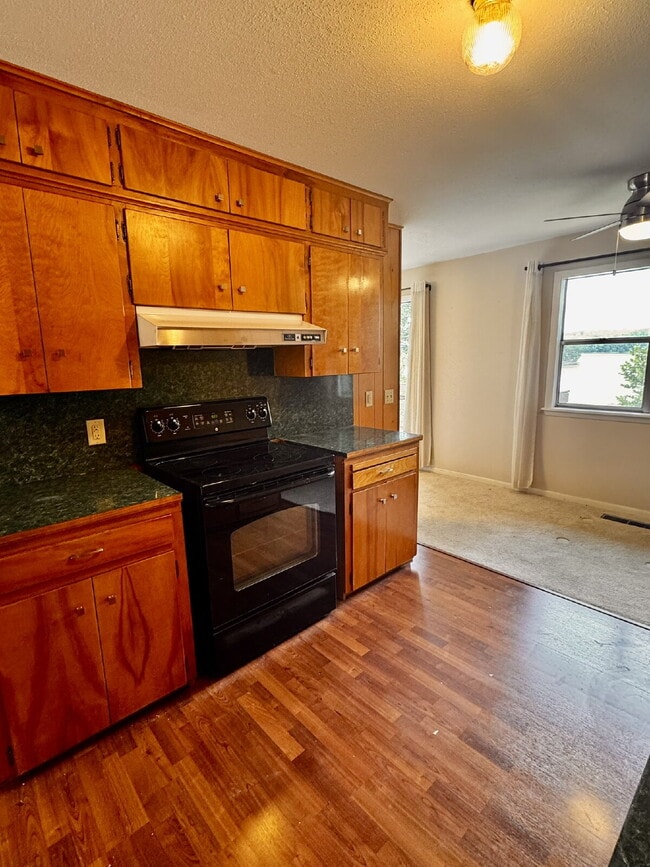 Building Photo - 15344 Dutchmans Dr