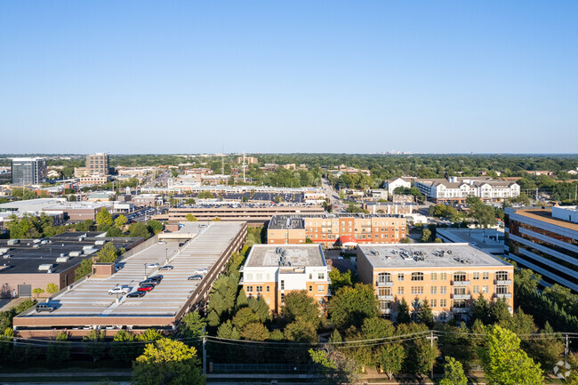 Summit Lofts - 652 Emerson Rd Creve Coeur MO 63141 | Apartment Finder