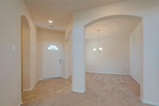 Building Photo - 14633 E Pine Heart Dr