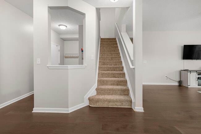 Building Photo - 6722 Rocky Ridge Dr