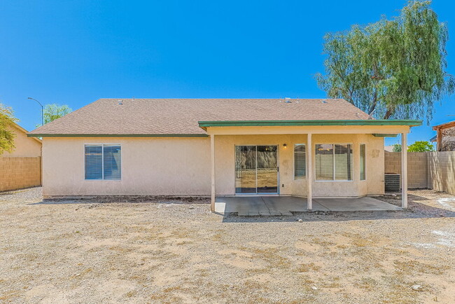 Building Photo - 527 N Bailey Cir