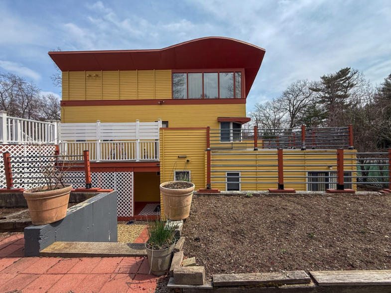 Primary Photo - 5 Avondale Ave