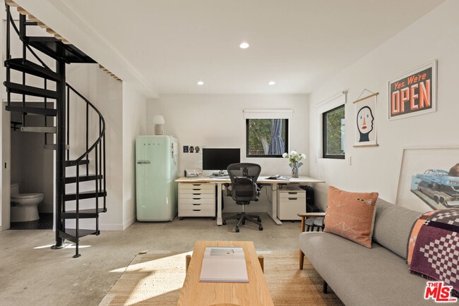 Building Photo - 3579 Ocean View Ave