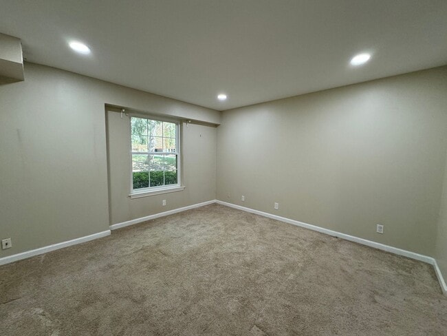 Building Photo - Spacious 2 Bed 2 Bath Condo In Vibrant The...