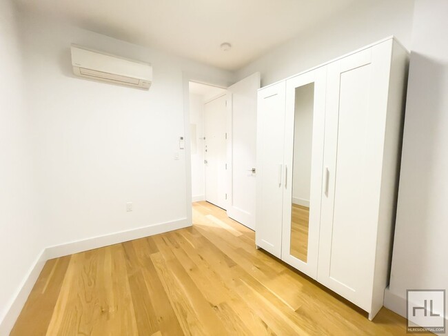 Building Photo - Upper East Side / 2-Bed 1-Bath / Newly Ren...