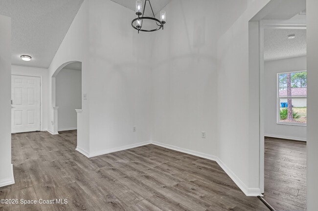 Building Photo - 1561 Sandusky St SE