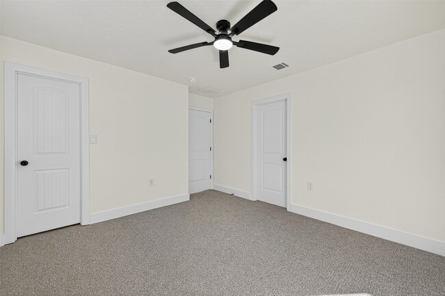 Building Photo - 3006 Golden Hills Ln