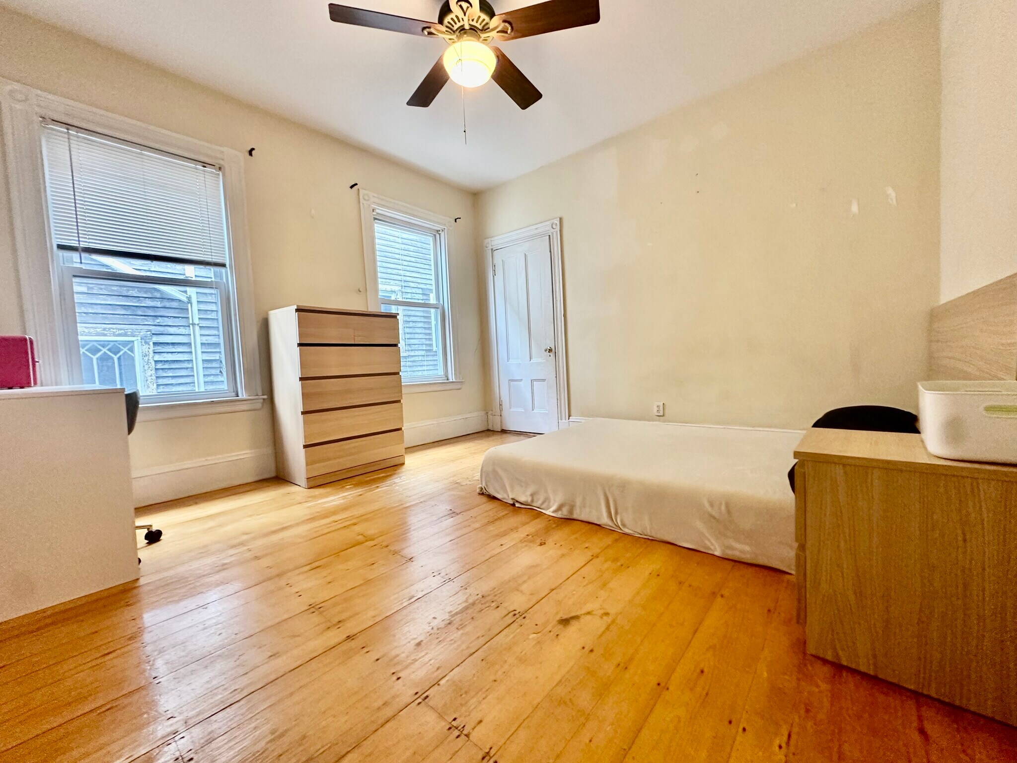 Building Photo - 5 Sachem St