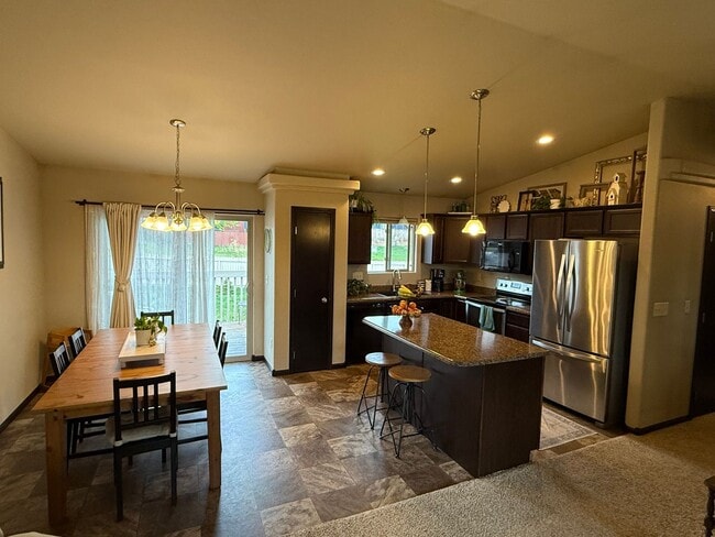 Building Photo - 4 Bedroom, 3 Bathroom Home for Rent