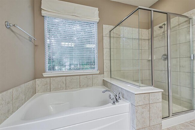 Building Photo - 2 Tidwillow Pl