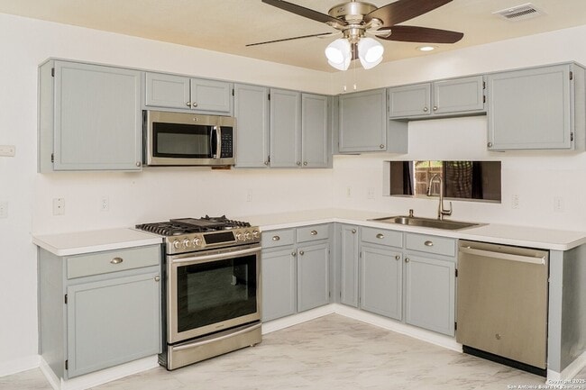 Building Photo - 5806 Elk Lake Dr