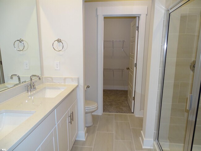 Building Photo - 146 Bromes Way