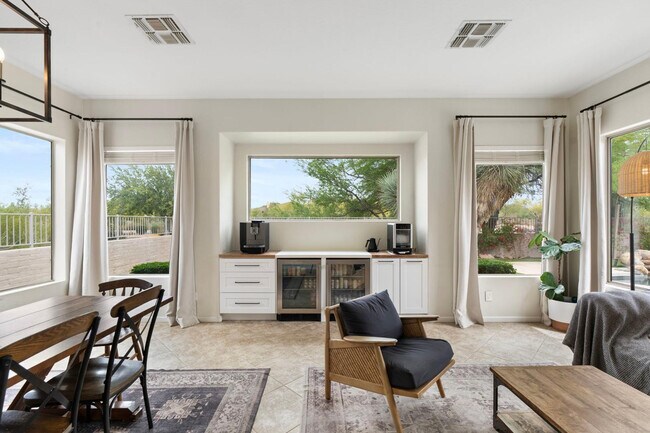 Building Photo - 5404 E Lonesome Trail