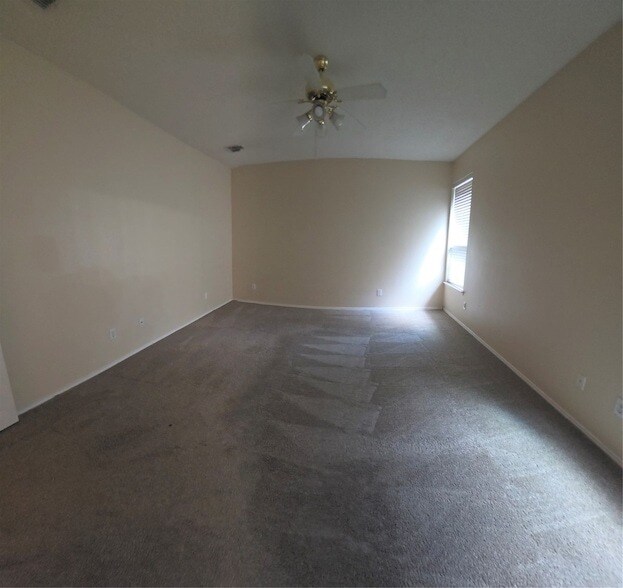 Building Photo - 2820 Deer Ridge Dr