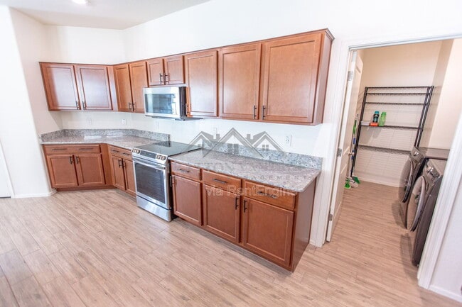 Building Photo - 15427 W Windward Ave