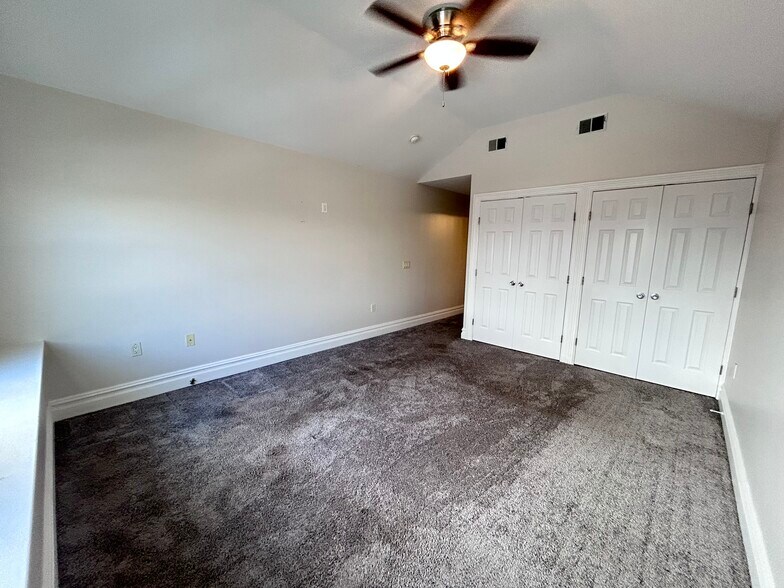 Building Photo - 1 John St