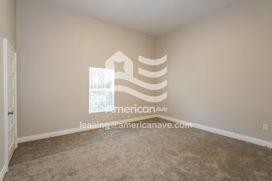 Building Photo - 756 Holt St