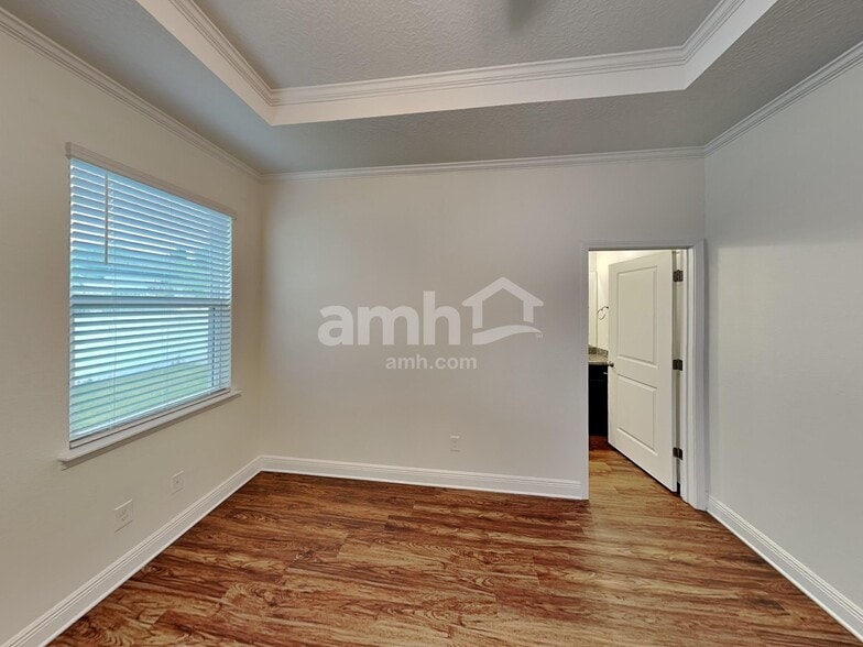 Building Photo - 1372 Celery Ave