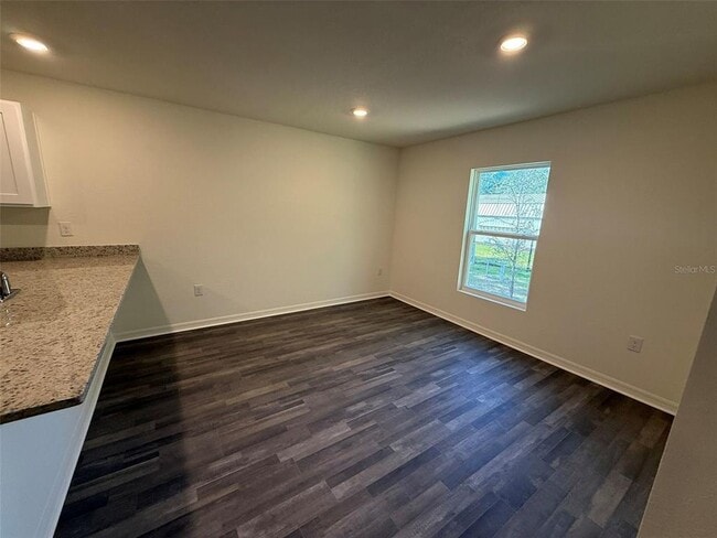 Building Photo - 3471 Ledgewood St