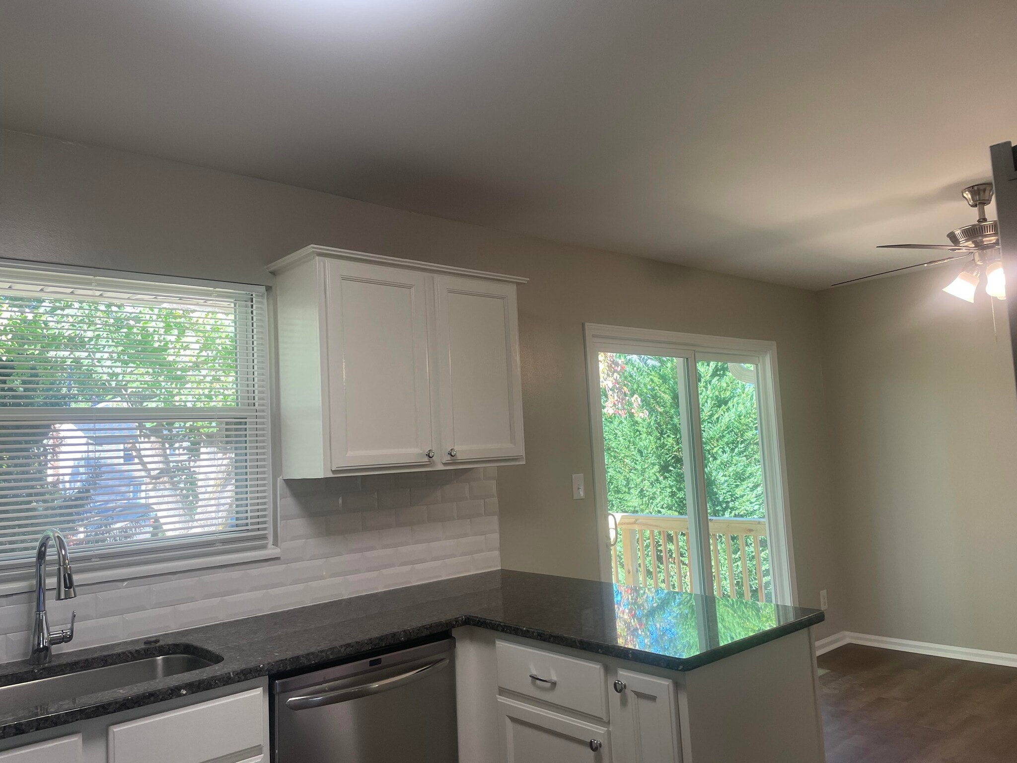 Building Photo - 221 Fallsway Ln