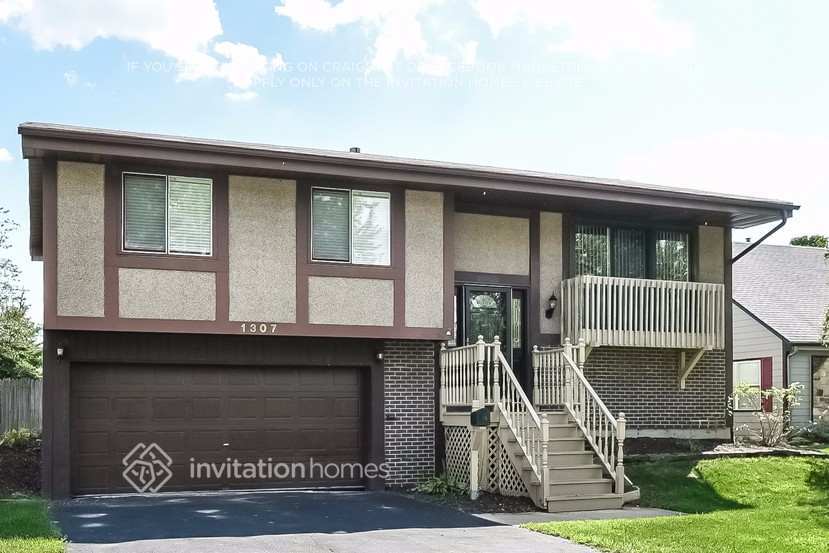 Building Photo - 1307 Foxcroft Dr