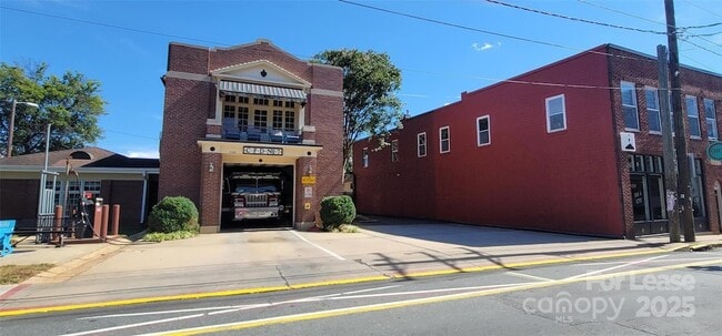 Building Photo - 430 Faison Ave