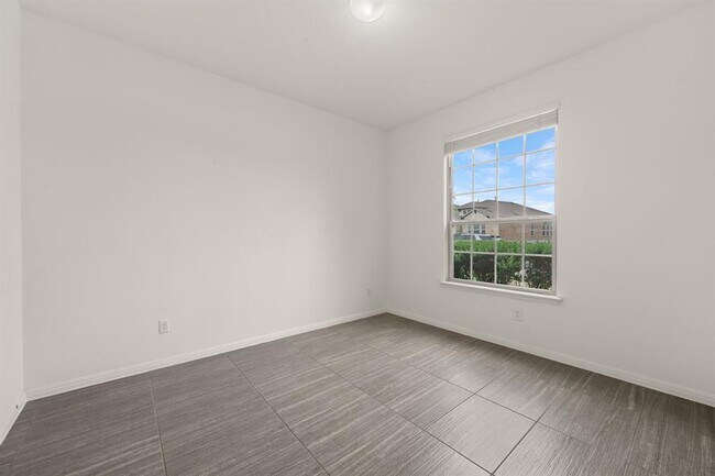 Building Photo - 604 Palmilla St