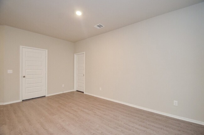 Building Photo - 25513 Blossom Ct