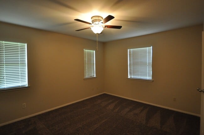 Building Photo - 3 Bedroom for rent in Lindale! Tour Today!