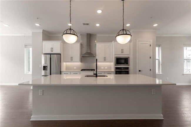 Building Photo - 455 Ashbury Dr