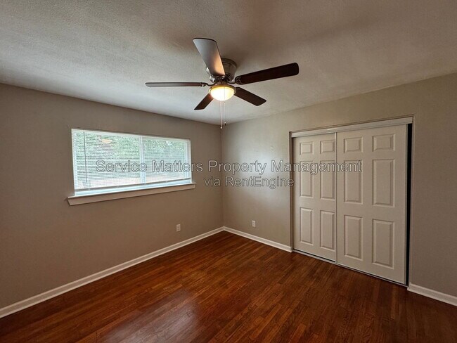 Building Photo - 707 Woodmere Dr