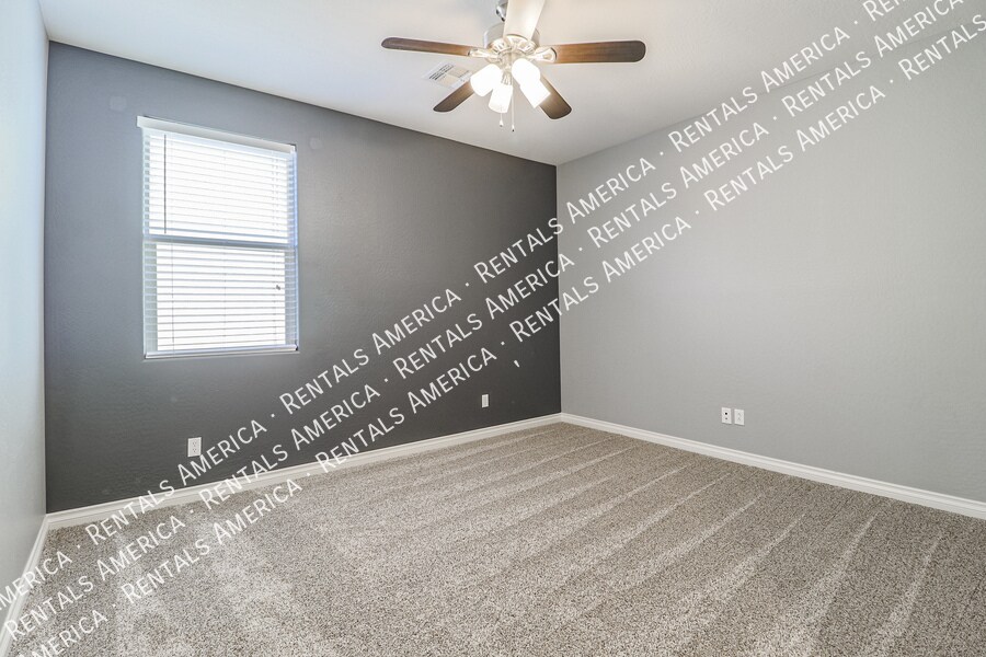 Building Photo - 10910 E Calypso Ave